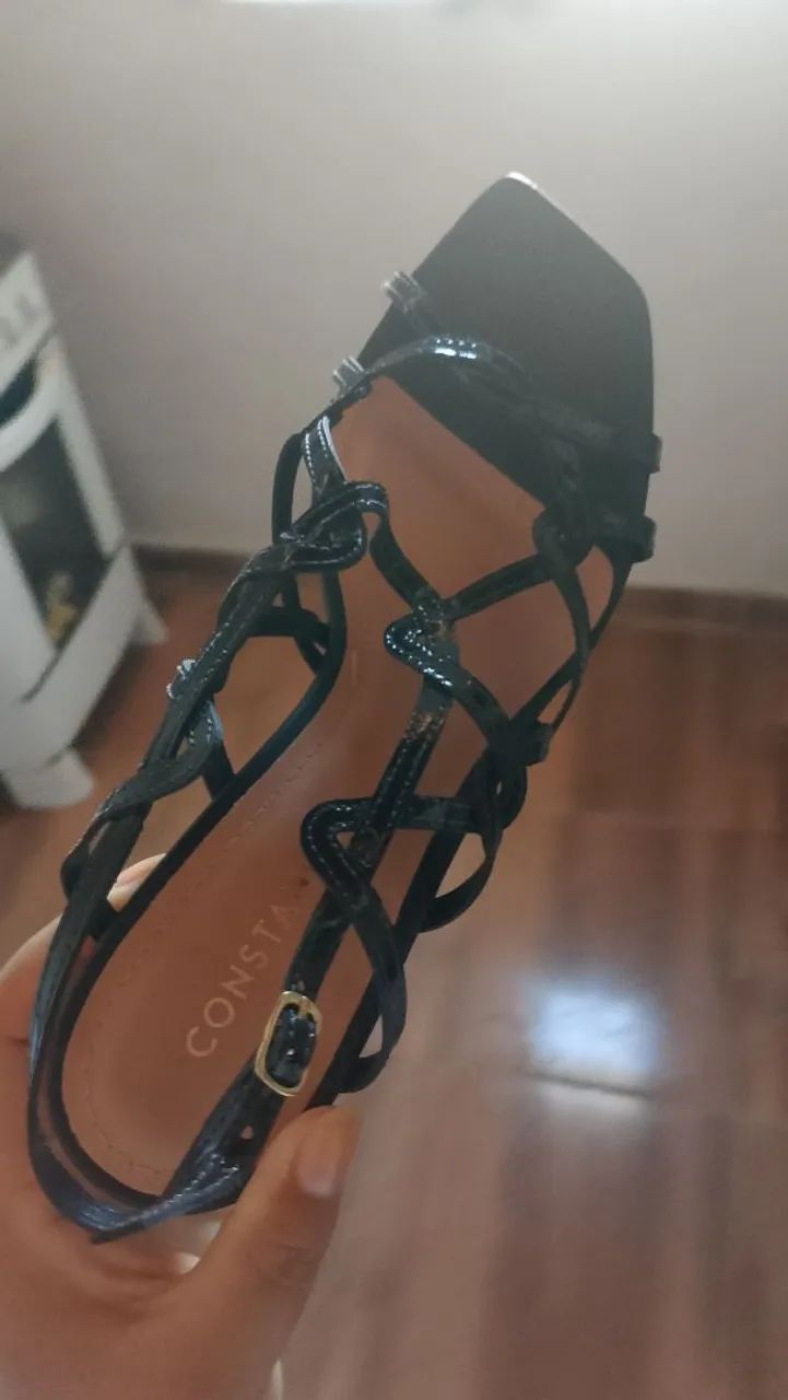 Sandália Constança Preta Elegante