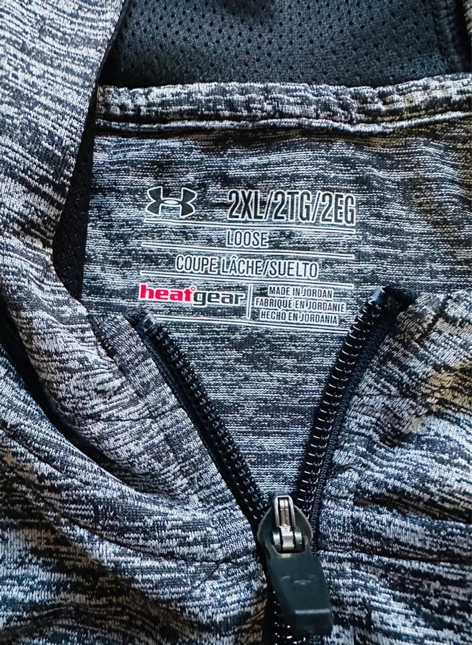 Camisa com capuz UNDER ARMOUR Nova - Importada- Original - Foto 2