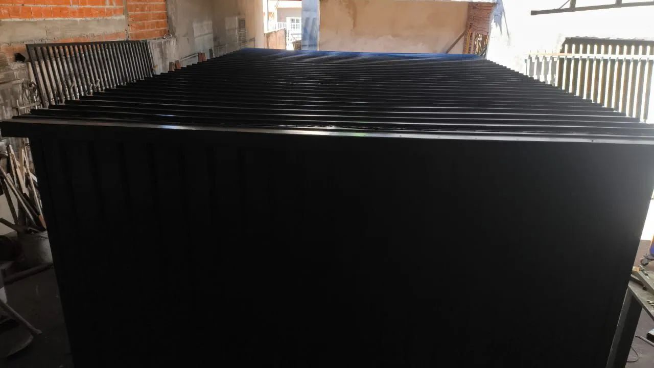 Container 441139936981821441