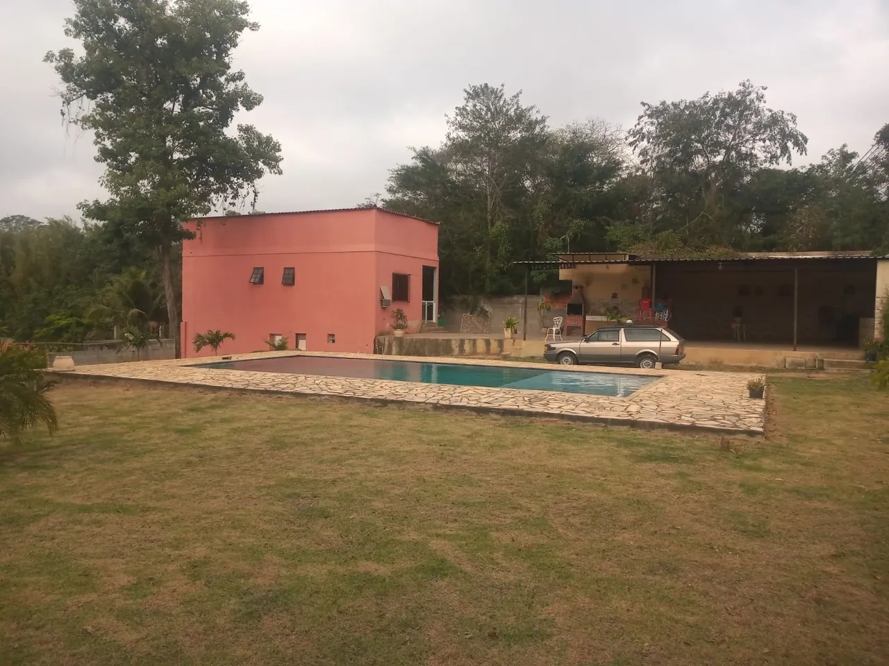 Sitio 3 120 metros Santa Cruz, casa 4 Quartos suites piscina salão Gourmet R$ 750 000.00