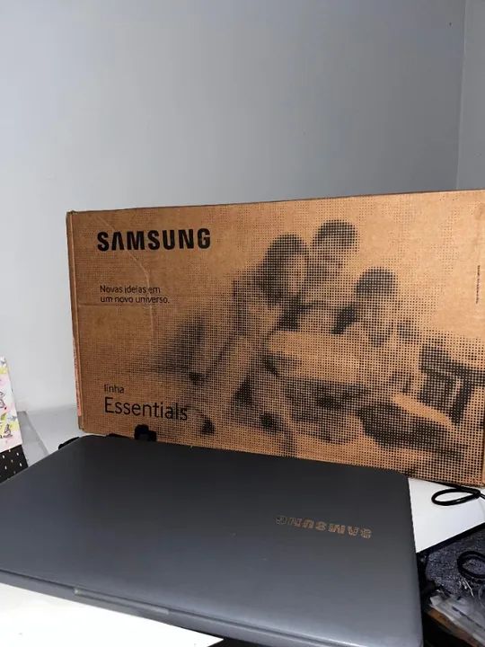 Notebook Samsung 7ª geração 8GB Ram e 240gb SSD
