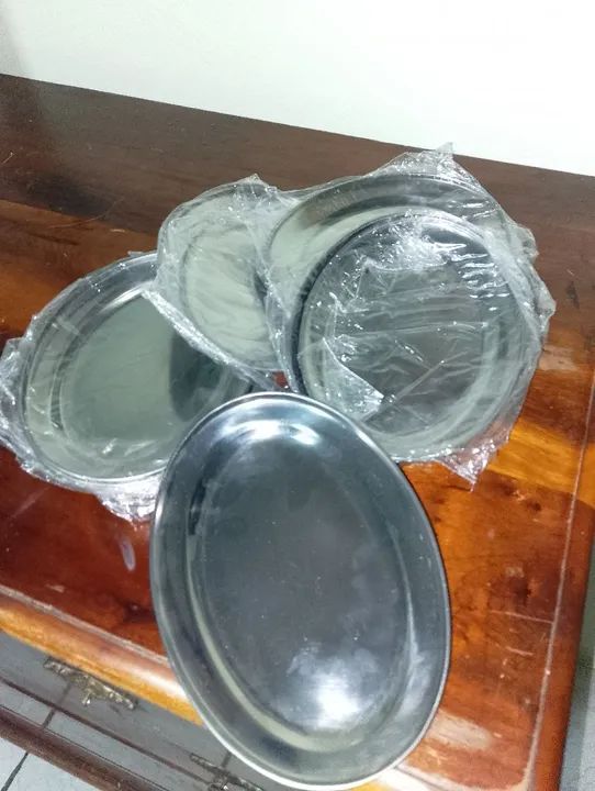 12  travessas de inox  novas , sem uso , tamanho médio. - Foto 3