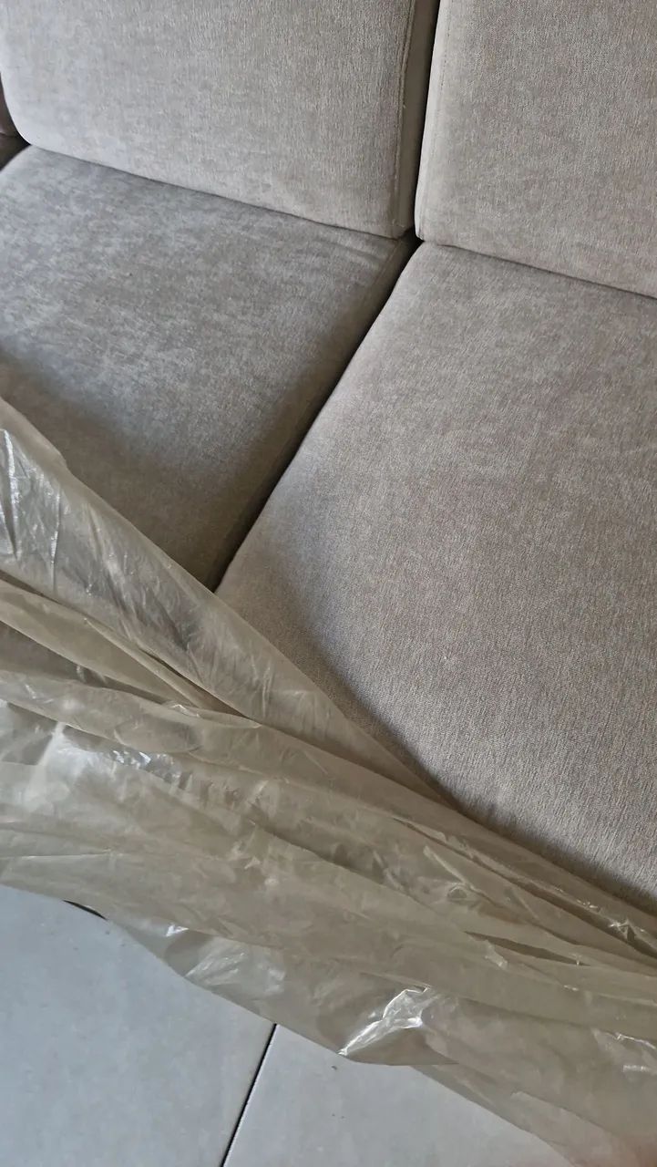 Sofá  novo impermeável  - Foto 5