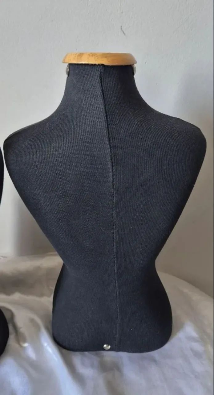 Busto Expositor de Colar - Foto 3