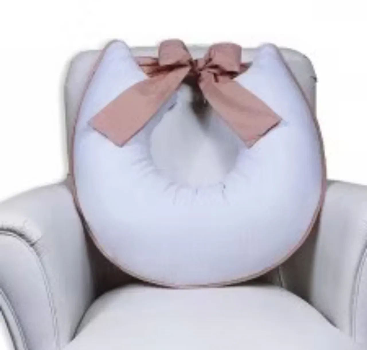 Travesseiro de amamentação com laço novo 