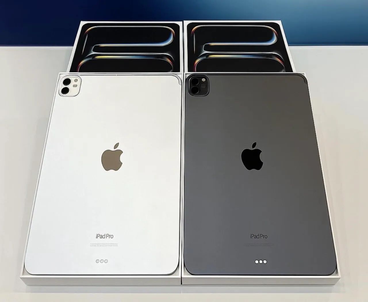 IPad Pro M4 256GB LACRADOS NF E GARANTIA - Silver e Gray - Tablets