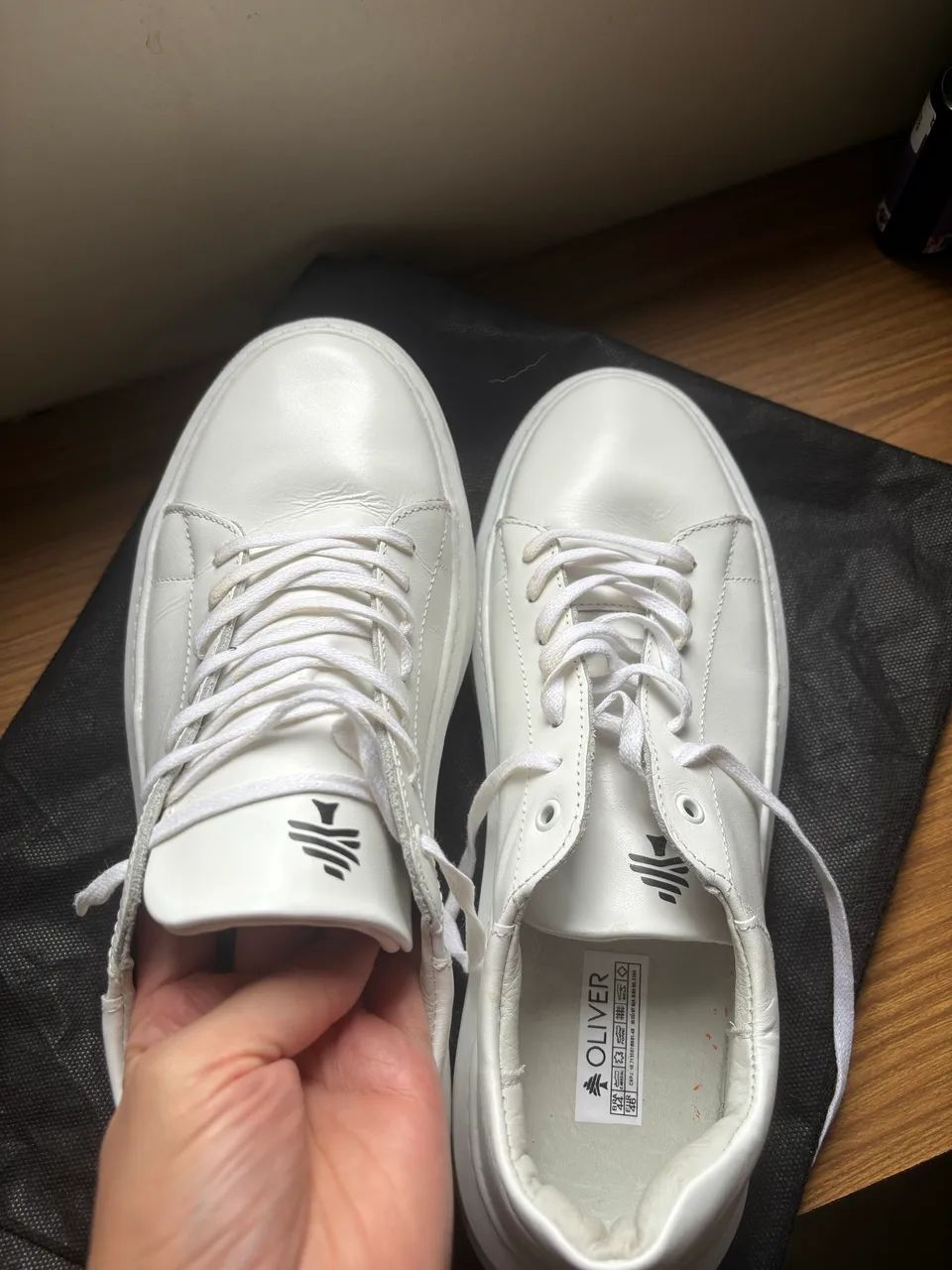 tenis couro 160,00 os dois - Foto 3