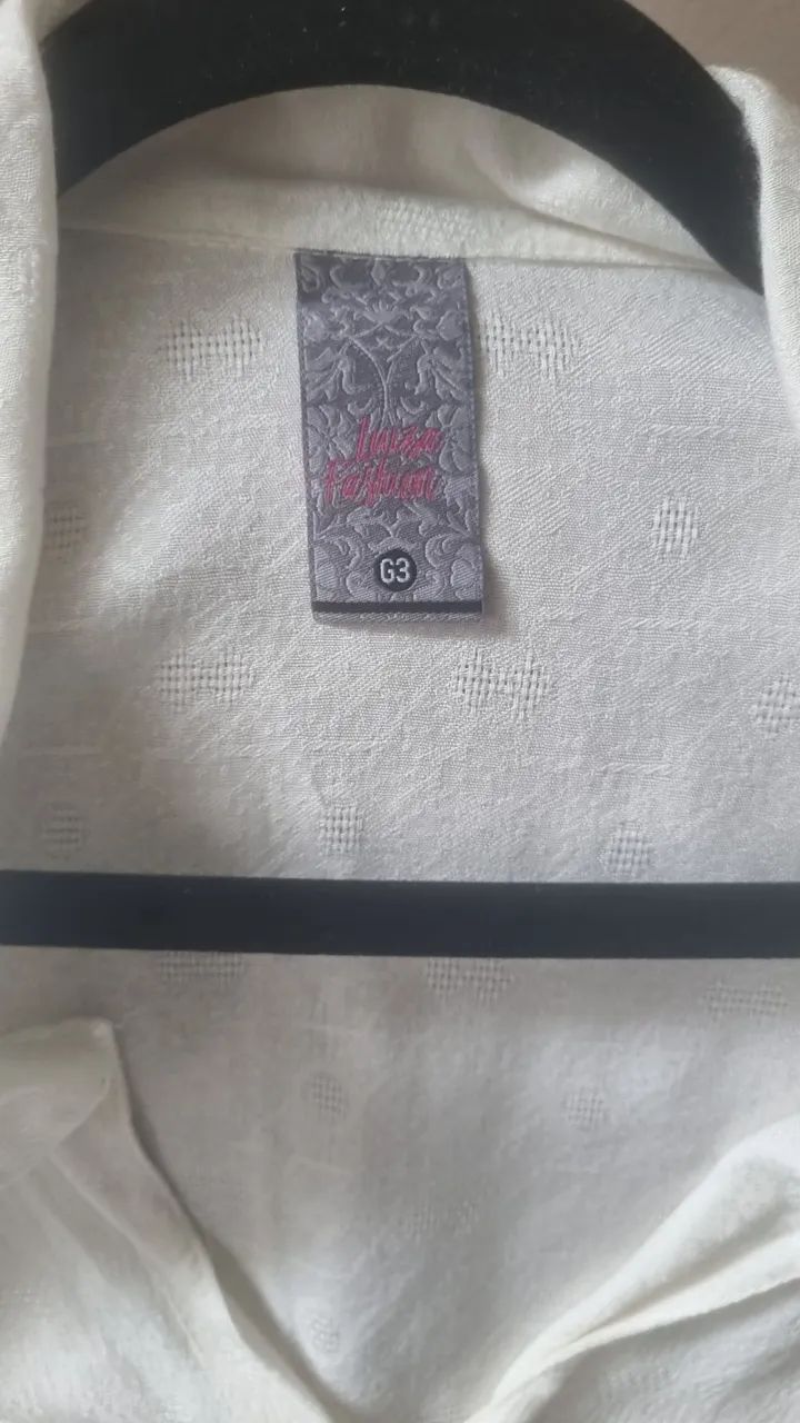 Blusa branca de viscose com nó - Foto 3