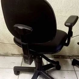 Cadeiras Escritório giratórias NR17 em perfeito estado e funcionamento