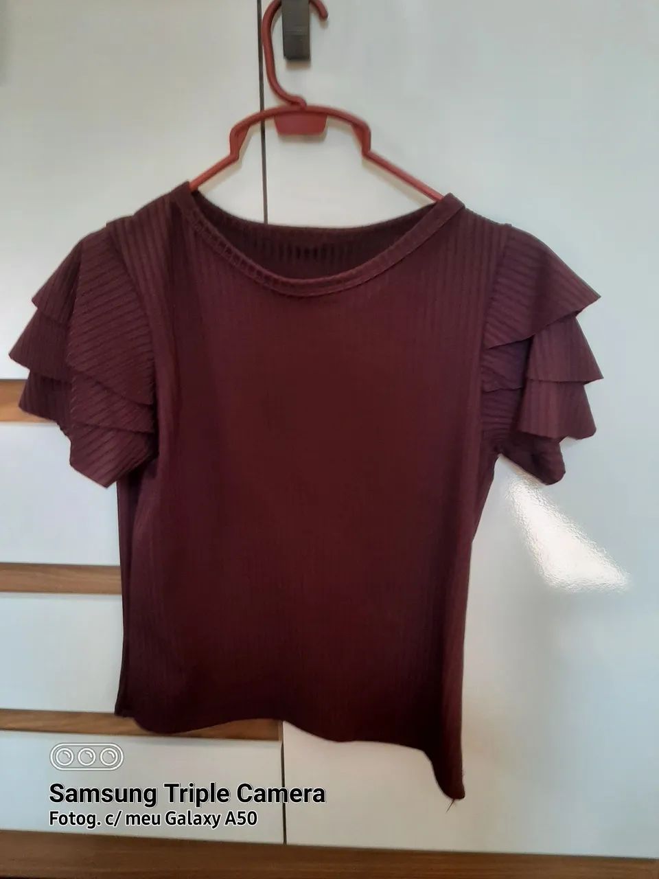 Blusa vinho escuro. - Foto 2