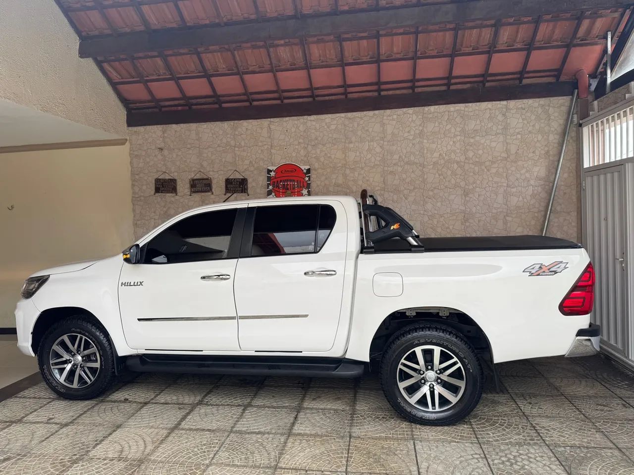 Hilux nova 2018 automática 4x4 Diesel impecável  - Foto 4