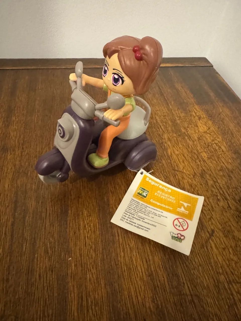 Boneca com Scooter de fricção  - Foto 3