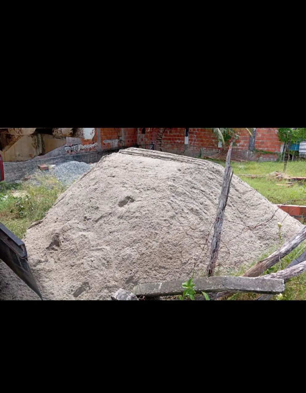 Material de construção areia de ótima qualidade, entrega rápida.