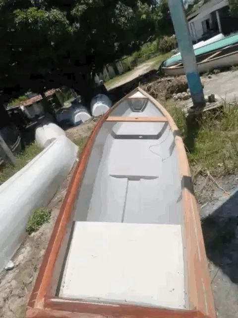Canoa em fibra 7.50mts 