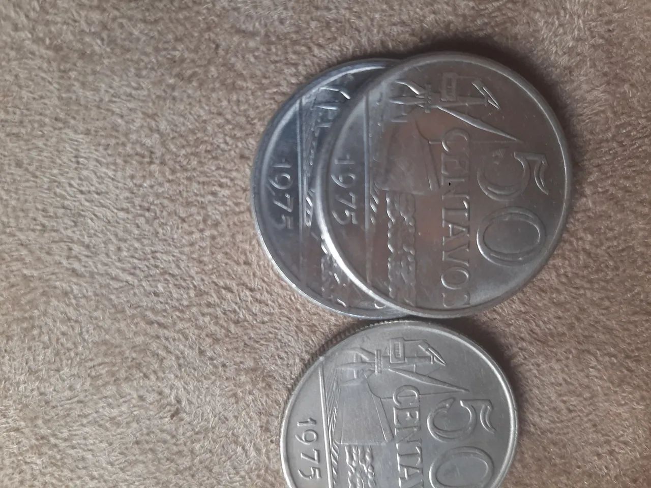 3 tipos de moeda de 1975 de 50 centavos - Foto 4