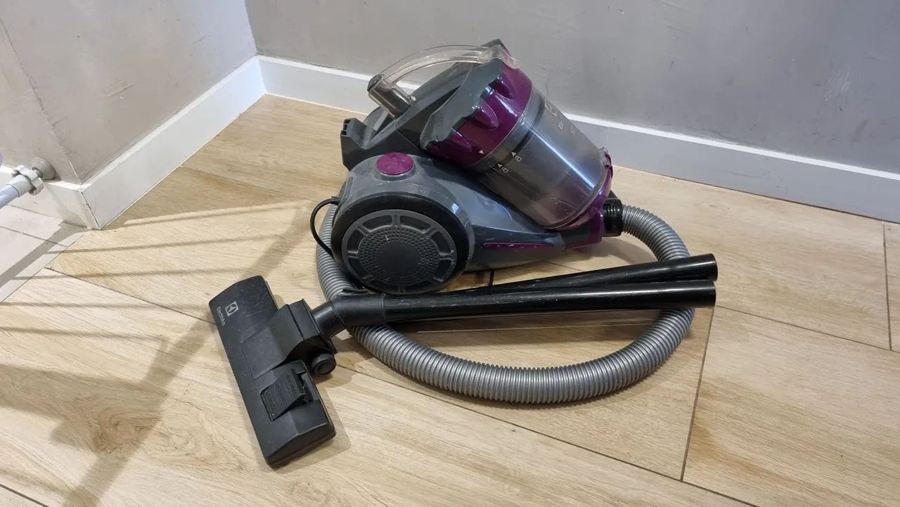 Aspirador Electrolux - usado - Foto 3