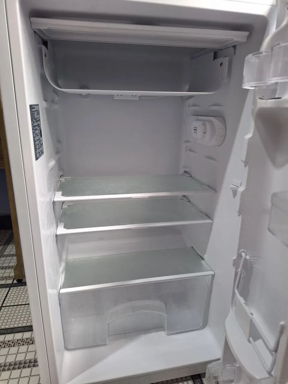 Vendo esse frigobar 80l - Foto 3
