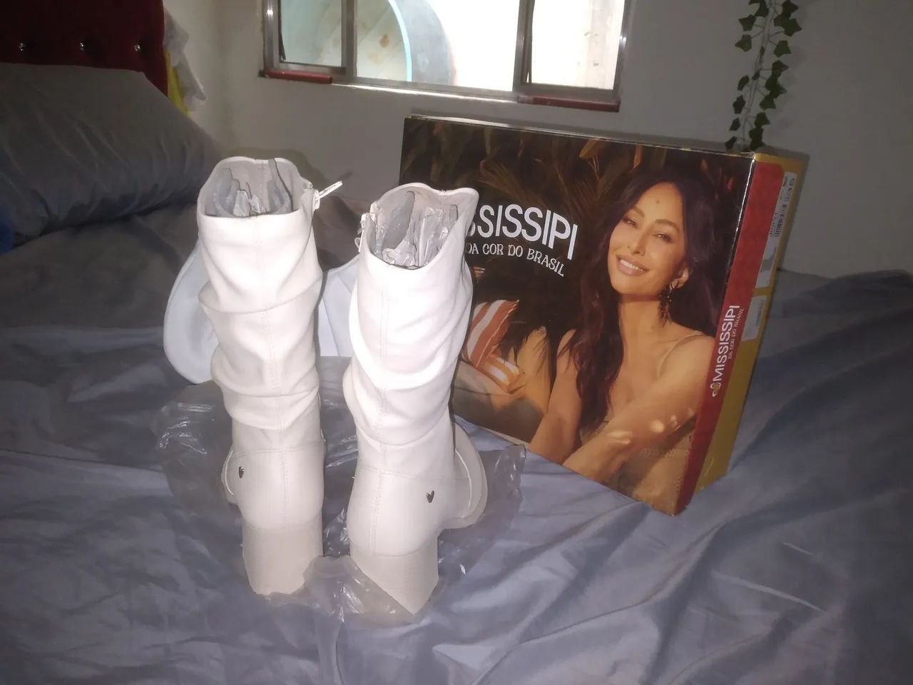 Bota slouch mississipi e bolsa branca  - Foto 2