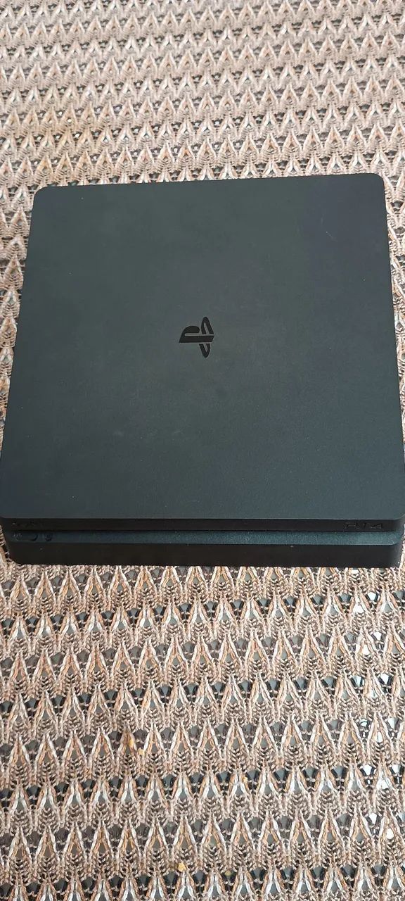 PS4, 2 controles e jogo  - Foto 4