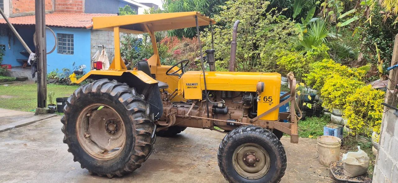 TRATOR VALTRA