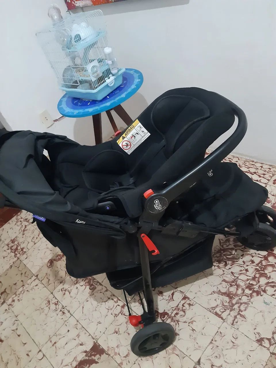 Carrinho e bebê conforto marca Cosco