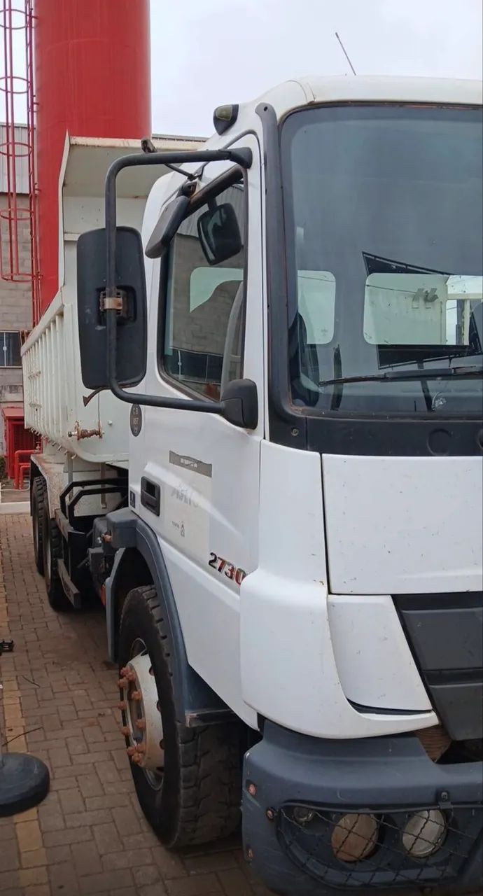 MB 2730 ano 2021, 6x4, com caçamba de 12 ?, automático, em SP - Foto 2
