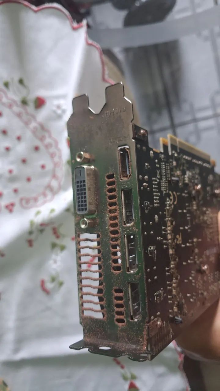 Placa de vídeo RX570 8GB com defeito - Foto 3