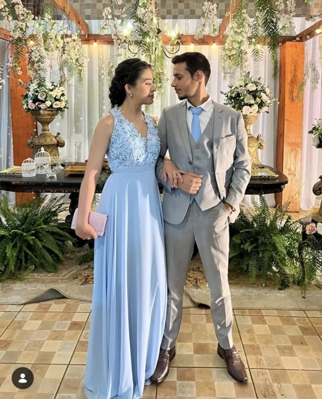 Vestido madrinha azul bebê bordado - Foto 3