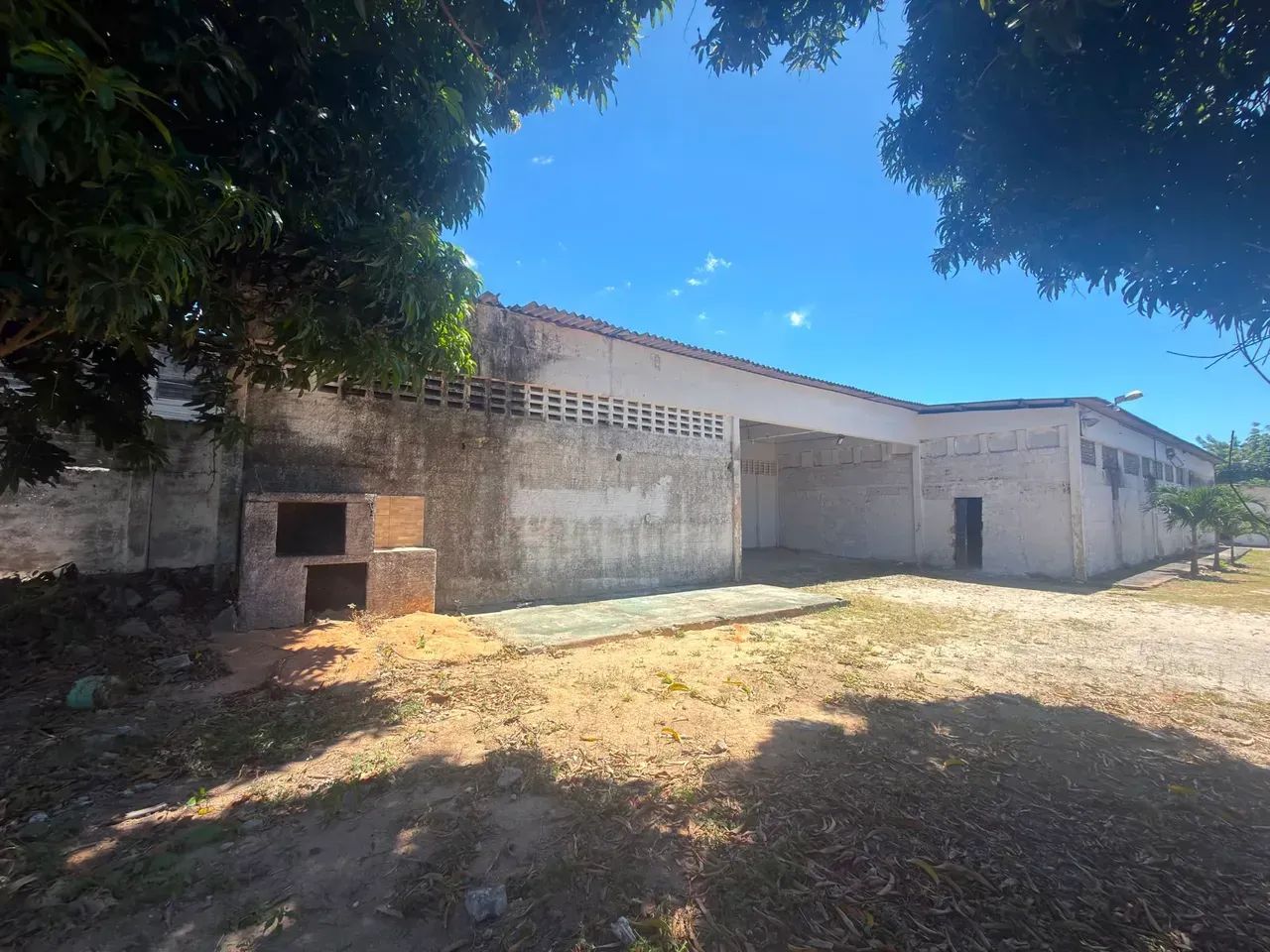 ALUGA - EXCELENTE GALPÃO COM AMPLO TERRENO - VILA UNIÃO - Foto 4