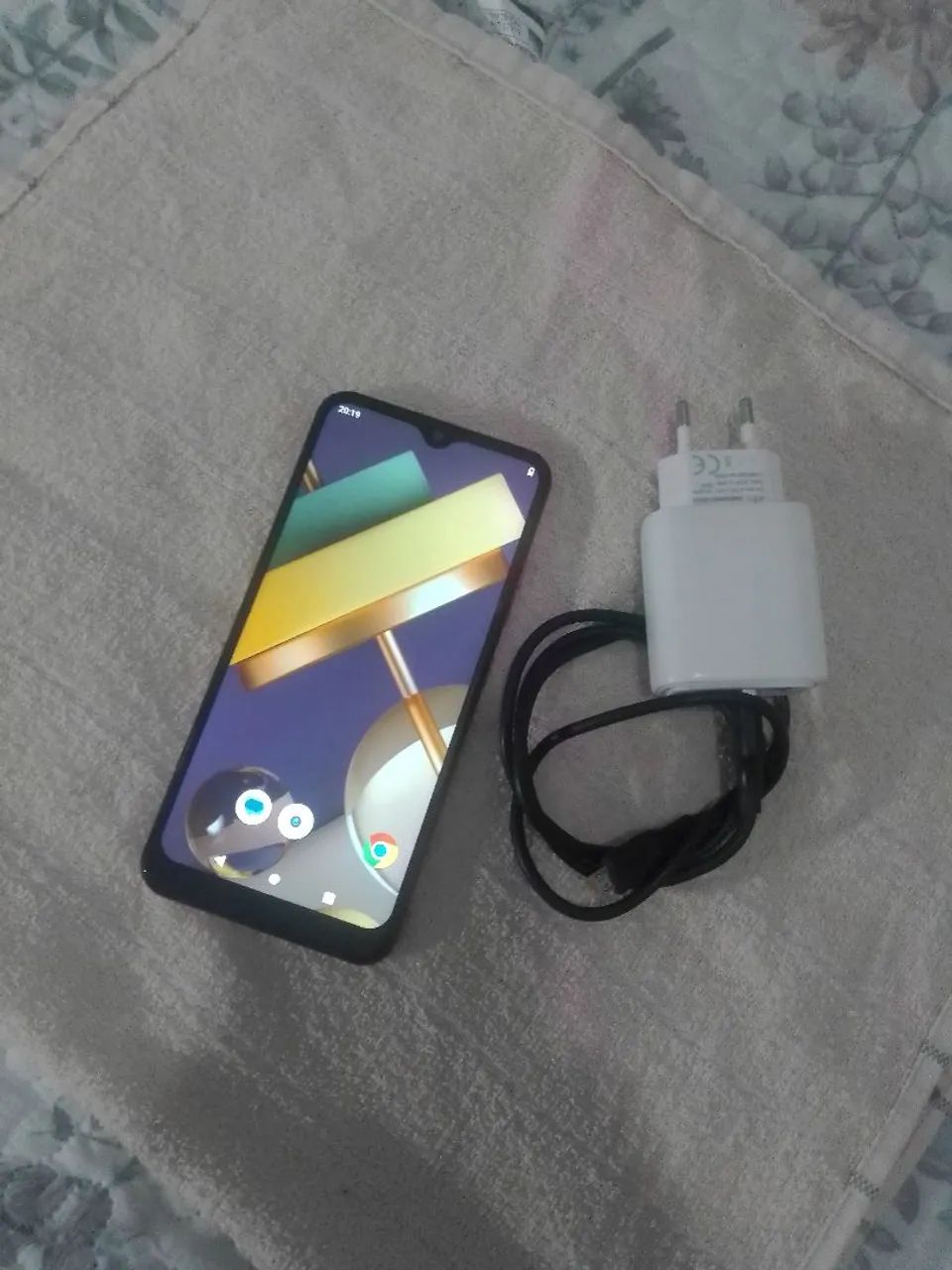 Vendo celular LG K22 pegando tudo perfeito 32 GB 