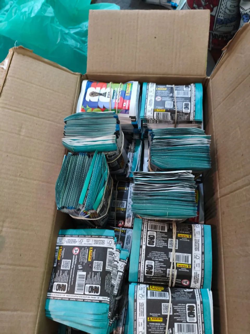 Set completo com todas as 980 figurinhas da copa do mundo 2026 - Foto 2