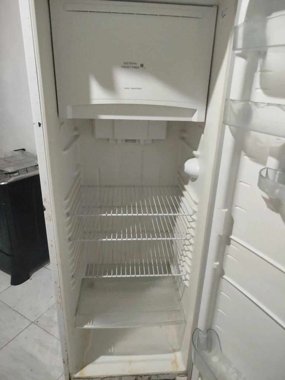 Vendesse geladeira funcionando tudo!  - Foto 2