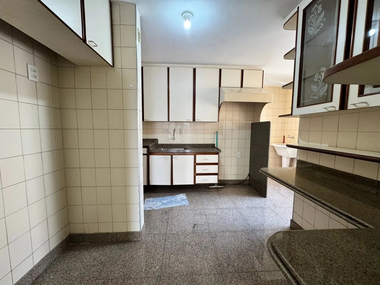 Apartamento no Setor Oeste  3 Quartos - Foto 2