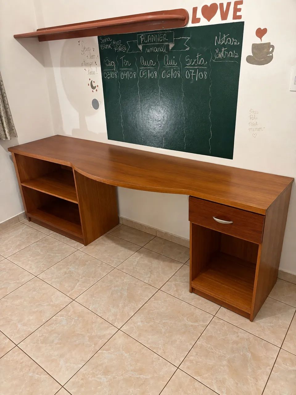 Escrivaninha penteadeira de madeira