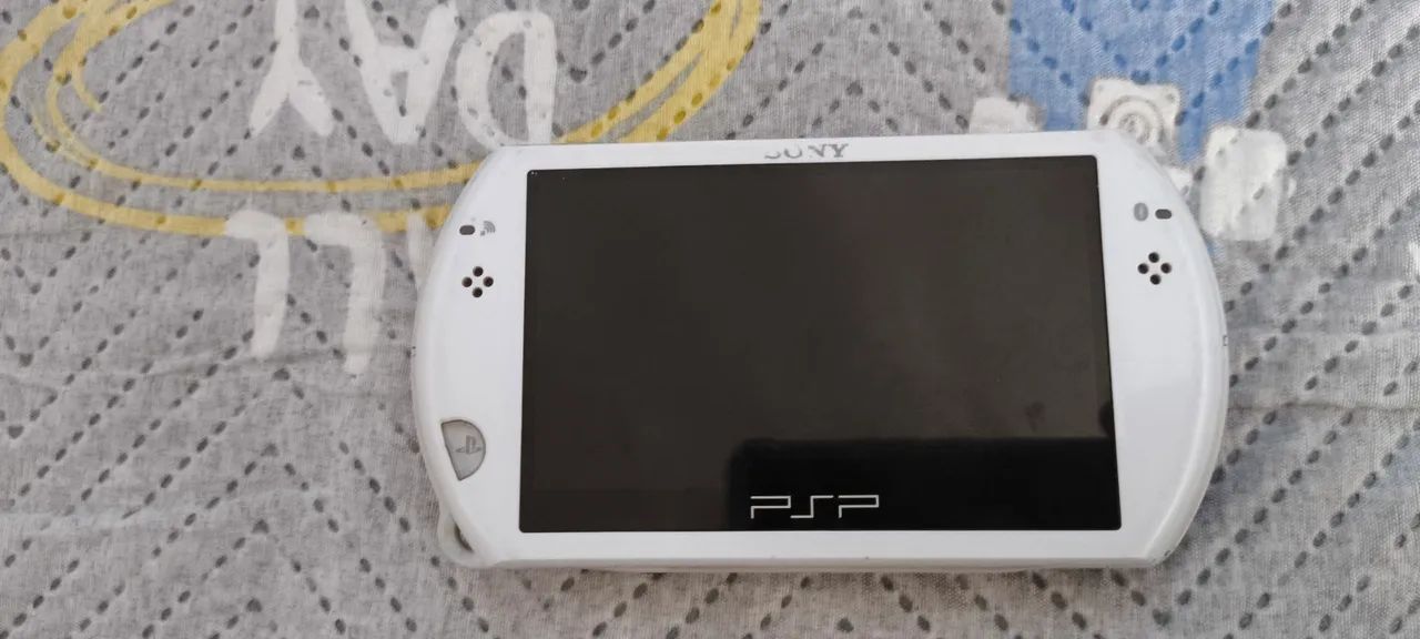 PSP GO