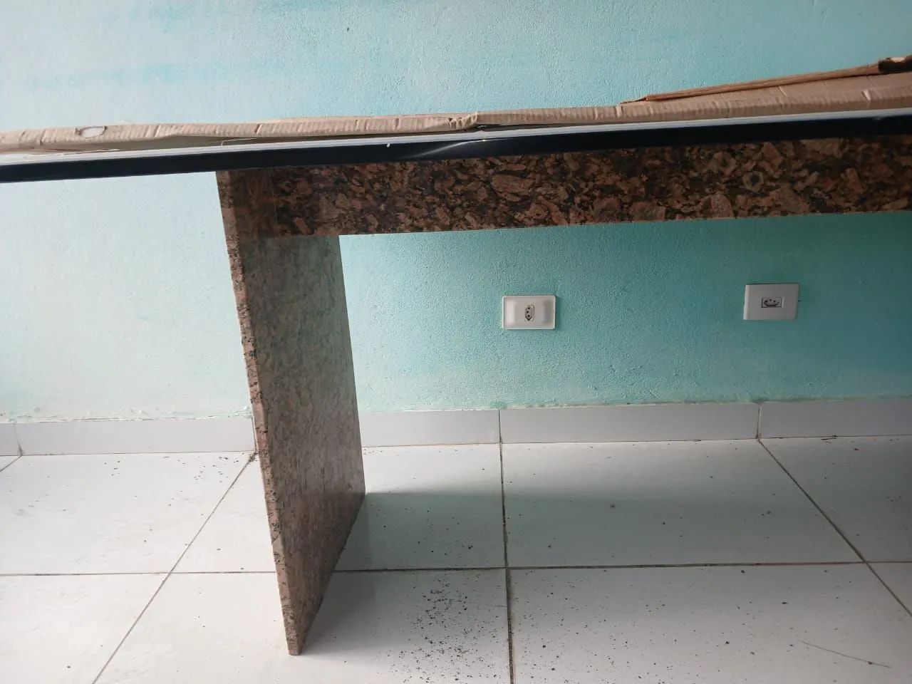 Mesa de vidro com base em granito - Foto 2