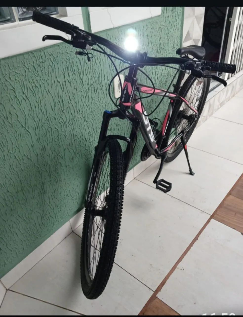 Bicicleta aro29 quadro17 com acessórios e nota fiscal  - Foto 3