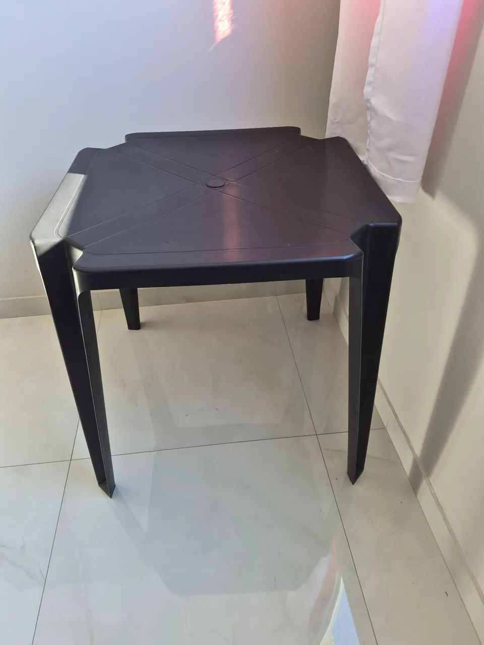 MESA PRETA DE PLÁSTICO  - Foto 2