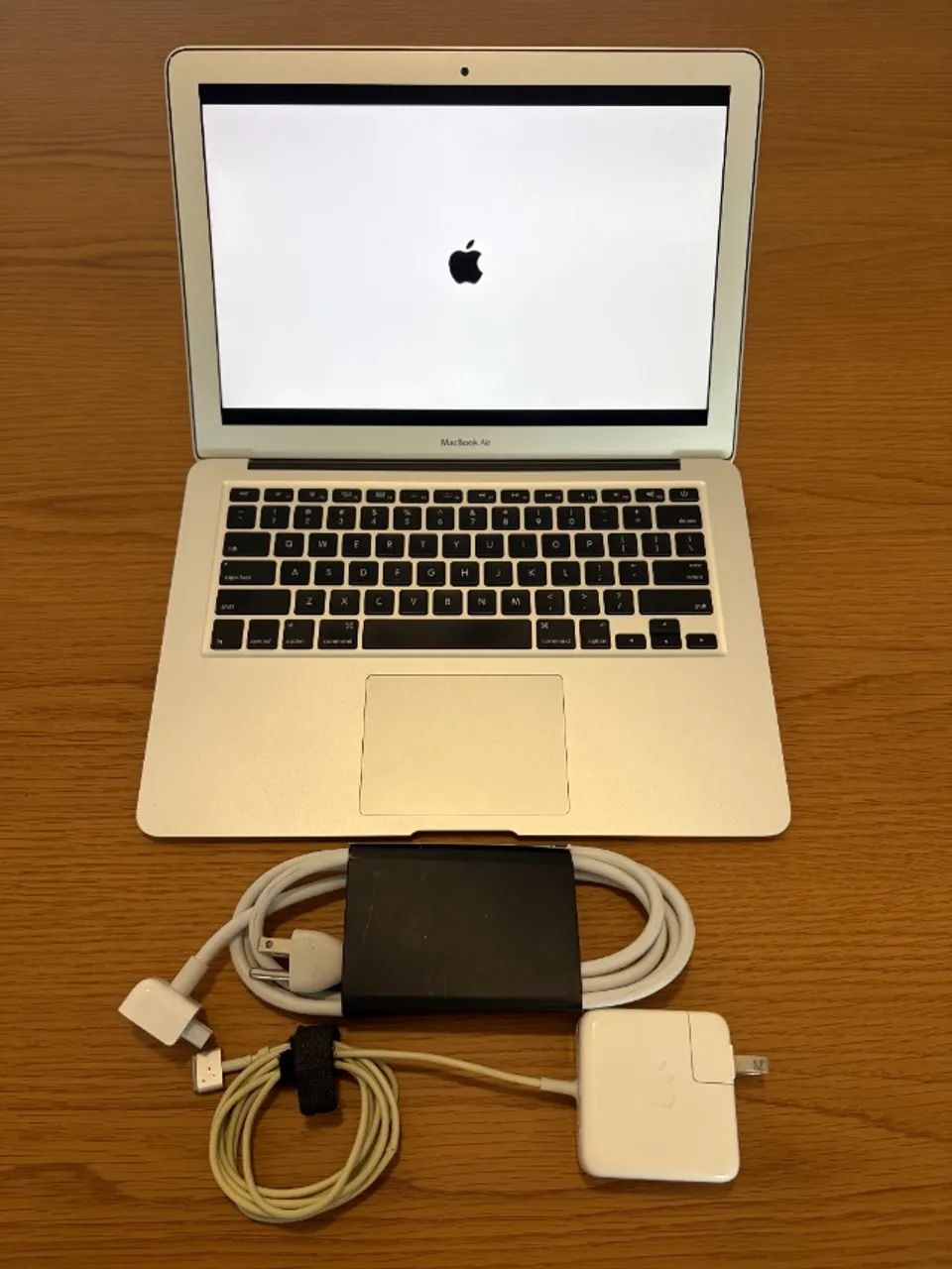 MacBook Air 13 Early 2015 i5 8GB SSD 128GB - 372 ciclos