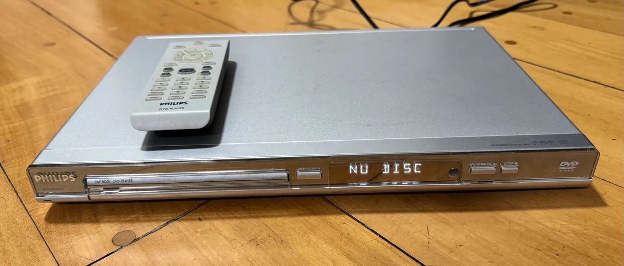 DVD player Philips DVP3020/78 de cor prata