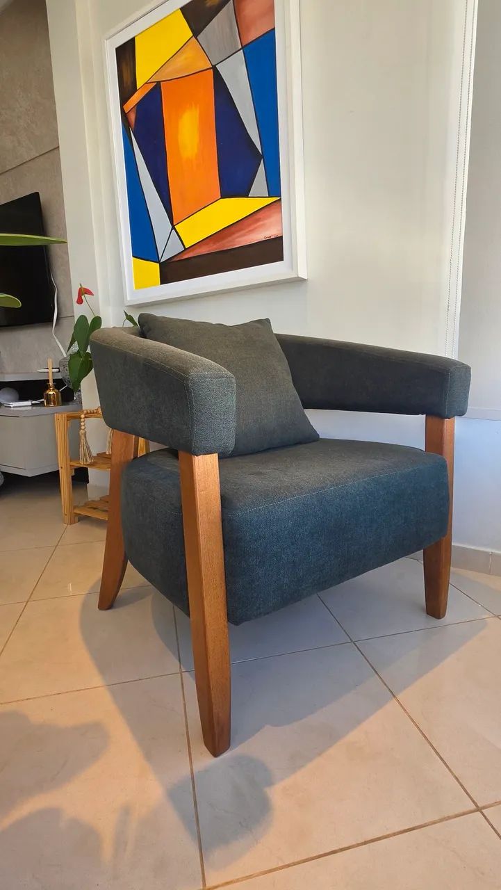Poltrona Design Verde-Musgo com Pés em Madeira - Perfeito Estado - Foto 3