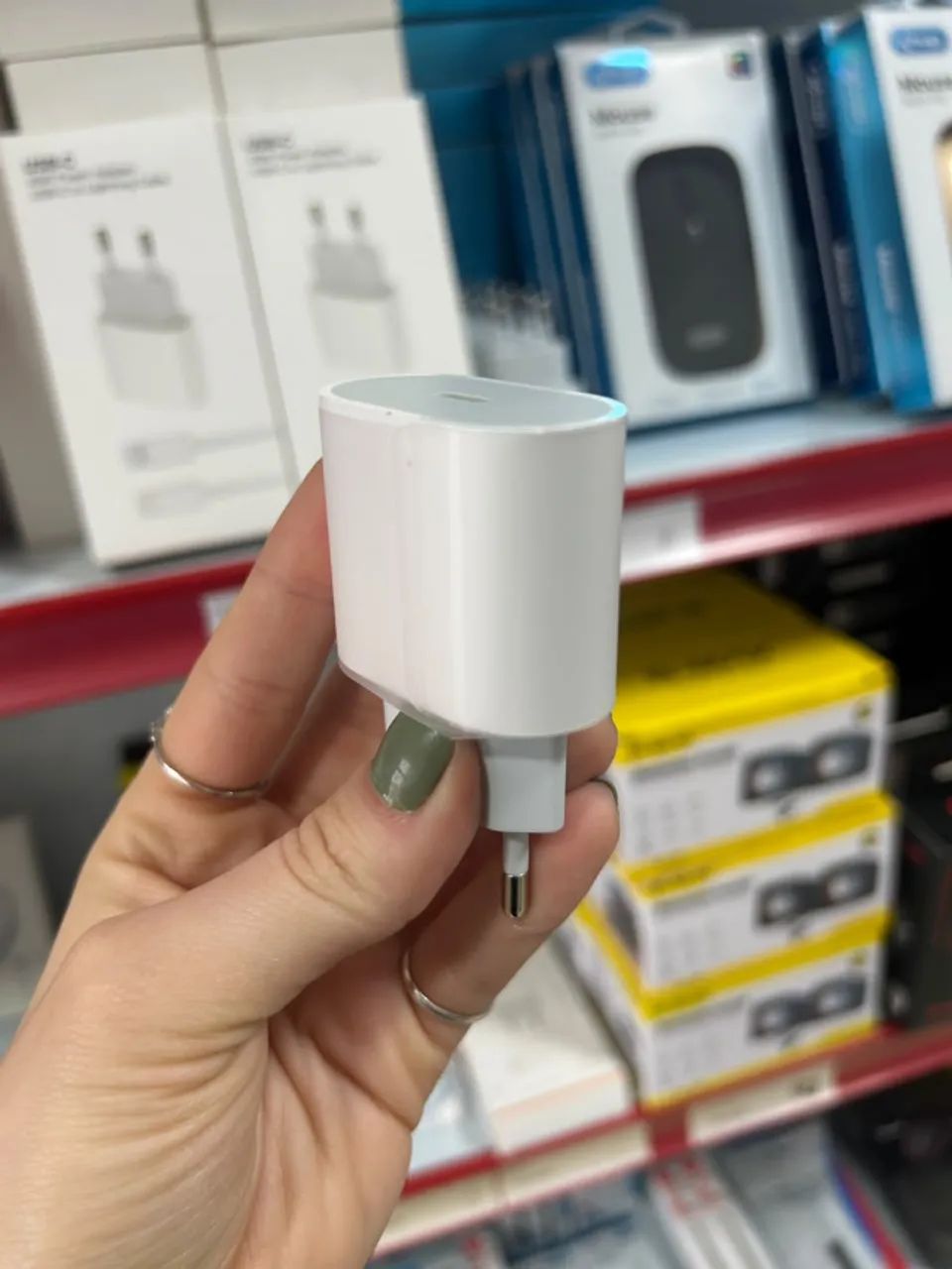 Fonte Tipo C para celular eletrônicos