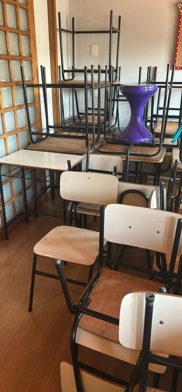 Carteira escolar - infantil e juvenil (em ótimo estado) - Foto 4
