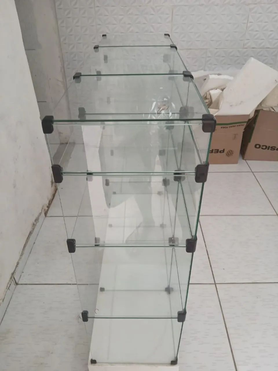Vende-se um balcão  de vidro expositor de loja  - Foto 2