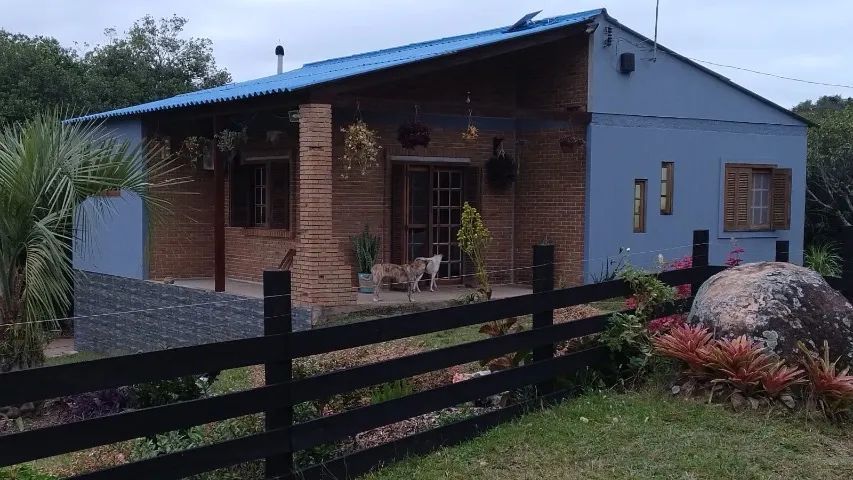 Sítio com 4,5 hectares no interior de Pelotas, com casa e dois lagos 