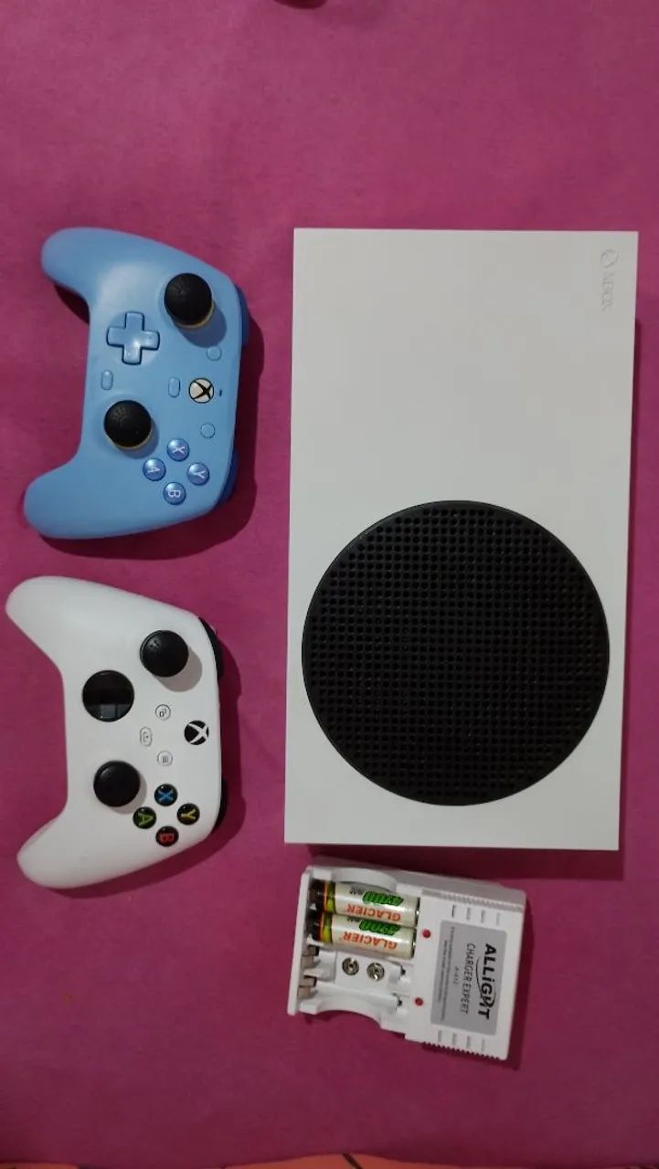 Xbox series s com 2 controles