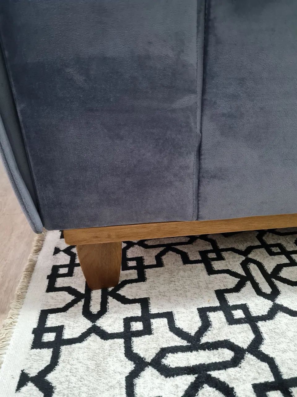 Sofá robusto em suede, em excelente estado de conservação? - Foto 3