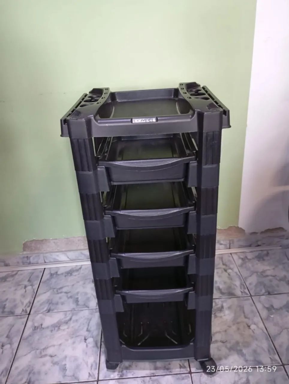 Carrinho auxiliar de salão 