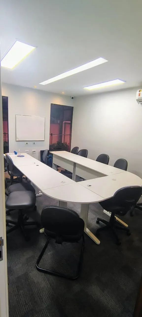 Mesa central em "U"