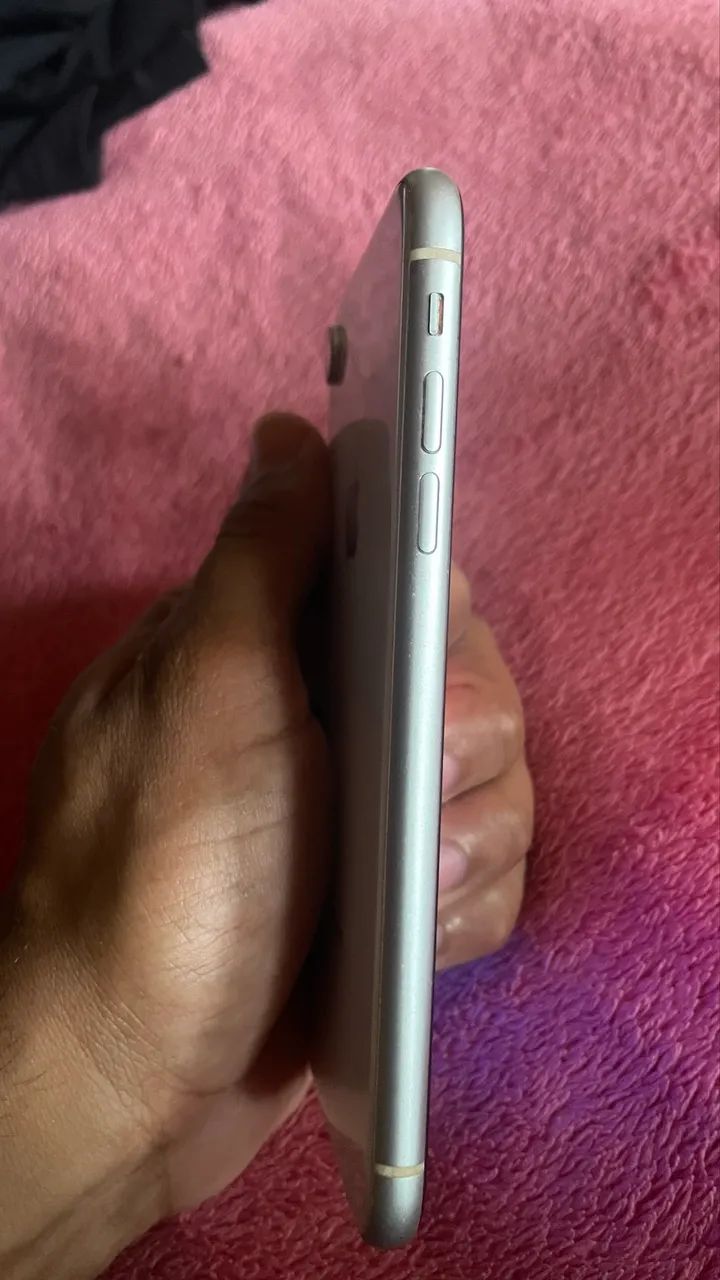 IPHONE XR BRANCO TODO ORIGINAL COM SENHA - Foto 2